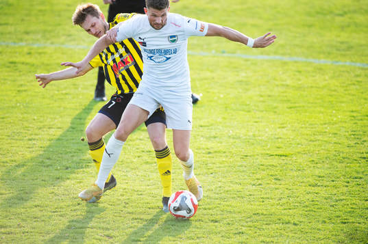 IFK Hässleholms Edvin Nilsson i matchen i division 2