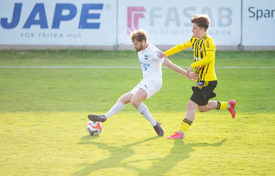IFK Hässleholms Jussi Tikkanen i matchen i division 2