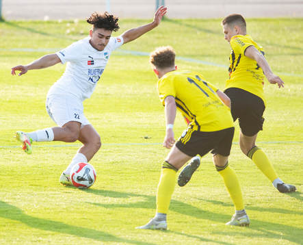 Österlens Ali Bdeir utmanar i matchen i division 2 mellan