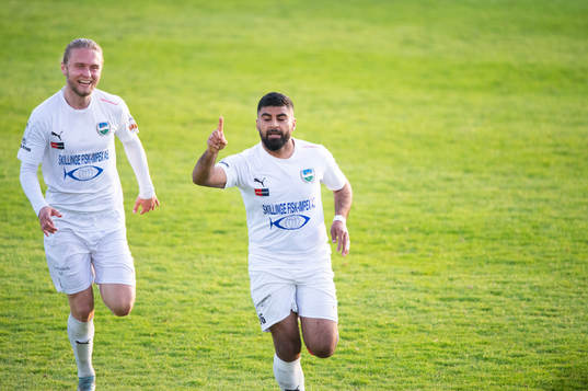 Österlens Bassam Ahmad har gjort 0-1 och jublar i matchen