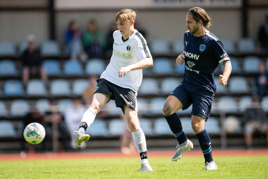 Staffanstorps Robin Fors och Vellinge Alexander Hellström