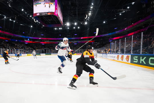 Carter Mazur of USA and Leon Gawanke of Germany