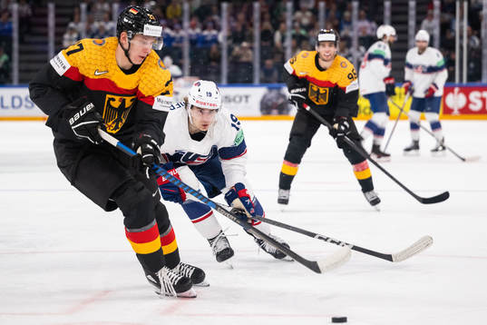Maksymilian Szuber of Germany and Cutter Gauthier of USA