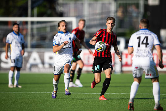 Sirius Daniel Stensson och Brommapojkarnas Samuel Leach Holm