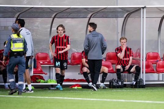 Brommapojkarnas Oscar Pettersson och Tim Waker deppar