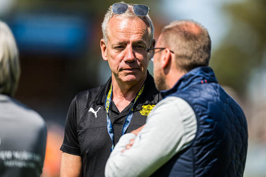 Mjällbys sportchef Hasse Larsson och Halmstads tränare