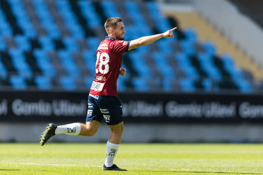Örgrytes Erion Sadiku jublar