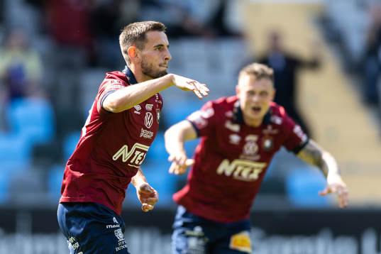 Örgrytes Erion Sadiku jublar