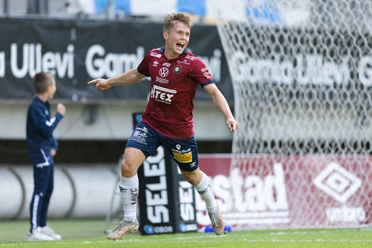 Örgrytes Isak Dahlqvist jublar