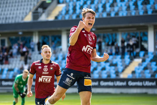 Örgrytes Noah Christoffersson jublar