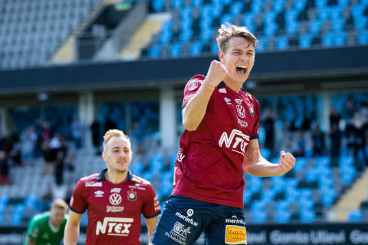 Örgrytes Noah Christoffersson jublar