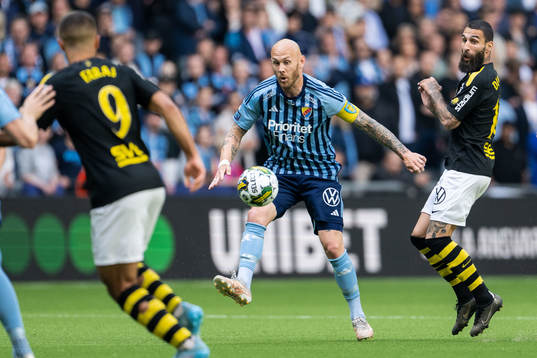 Djurgårdens Magnus Eriksson och AIKs Jimmy Durmaz