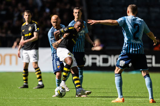 Djurgårdens Magnus Eriksson och AIKs Abdussalam Magashy