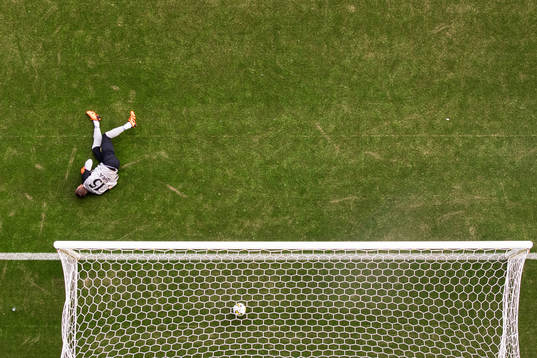 AIKs målvakt Kristoffer Nordfeldt släpper in 1-0 av
