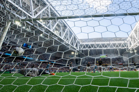 AIKs målvakt Kristoffer Nordfeldt släpper in 1-0 av