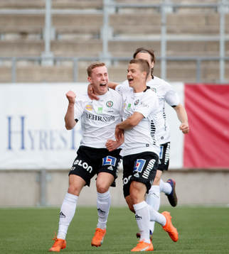 Örebros Valgeir Valgeirsson jublar