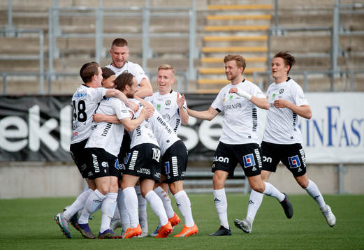 Örebros Valgeir Valgeirsson jublar