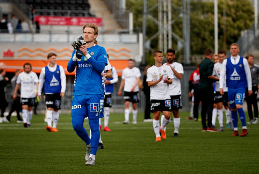 Örebros målvakt William Eskelinen deppar