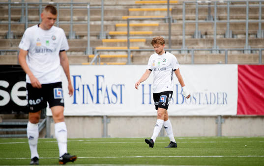 Örebros Adi Fisic och Niclas Bergmark deppar
