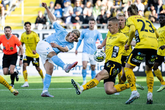Malmö FFs Sebastian Nanasi och Elfsborgs Gustaf Lagerbielke