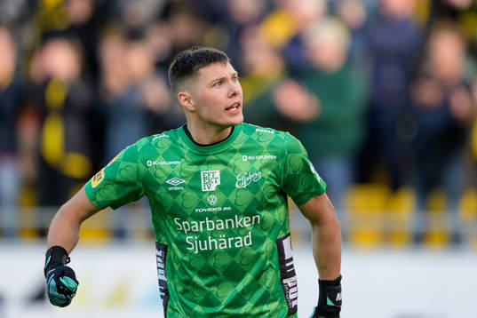 Elfsborgs målvakt Hakon Valdimarsson jublar