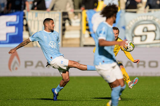Malmö FFs Sergio Pena och Elfsborgs Niklas Hult