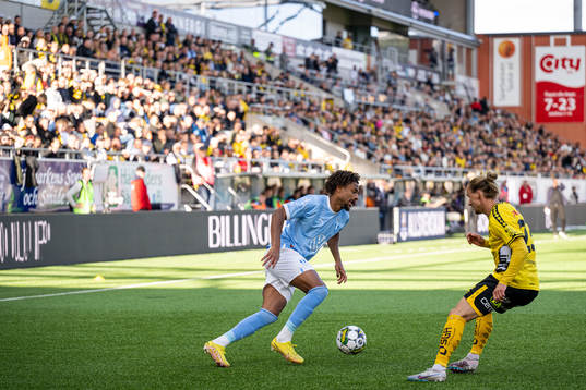 Malmö FFs Joseph Ceesay och Elfsborgs Niklas Hult