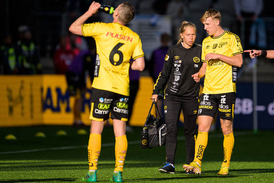 Elfsborgs fysioterapeut Tania Nilsson och Jeppe Møldrup