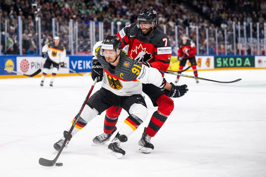 Moritz Müller of Germany and Pierre-Olivier Joseph of