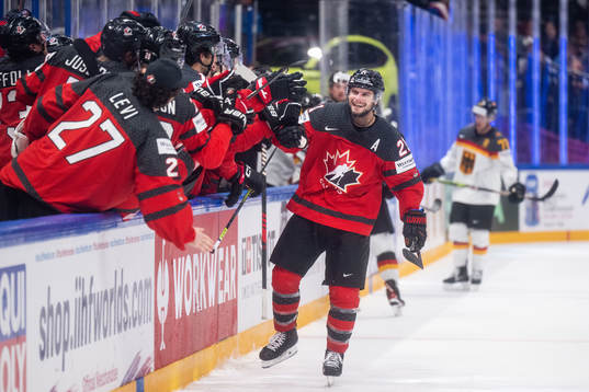 Scott Laughton of Canada celebrates scoring 5-2
