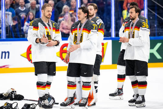Moritz Müller and Daniel Fischbuch of Germany with the