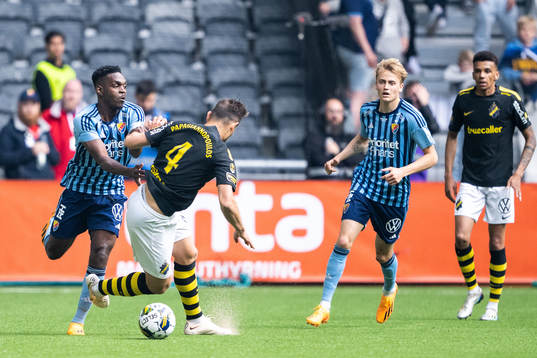 Djurgårdens Joel Asoro och AIKs Sotirios Papagiannopoulos