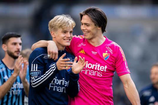 Djurgårdens Lucas Bergvall och målvakt Jacob Widell