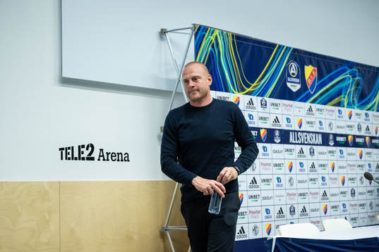 AIKs tränare Andreas Brännström deppar