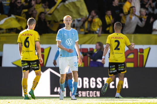 Malmö FFs Hugo Larsson deppar