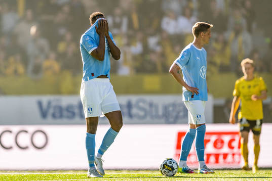 Malmö FFs Isaac Kiese Thelin deppar