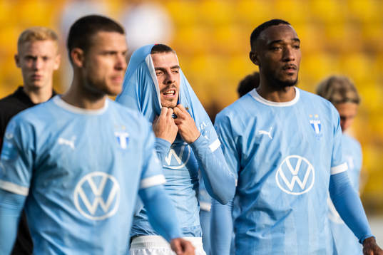 Malmö FFs Patriot Sejdiu och Derek Cornelius deppar