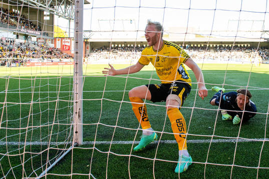 Elfsborgs Sveinn Guðjohnsen jublar
