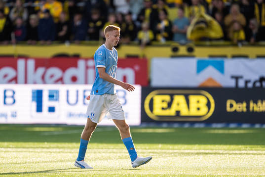 Malmö FFs Hugo Larsson byts ut