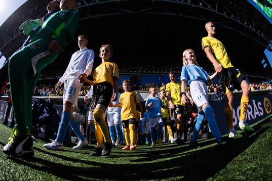 Malmö FFs Hugo Larsson och Elfsborgs Andre Ibsen Rømer