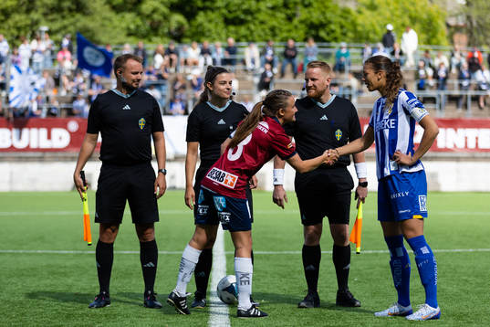 Örgrytes lagkapten Felicia Tengdahl och IFK Göteborgs