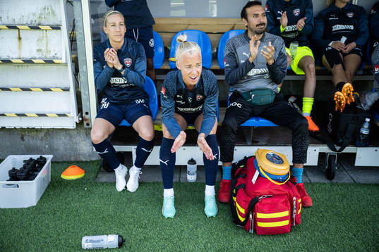 FC Rosengårds Caroline Seger på bänken