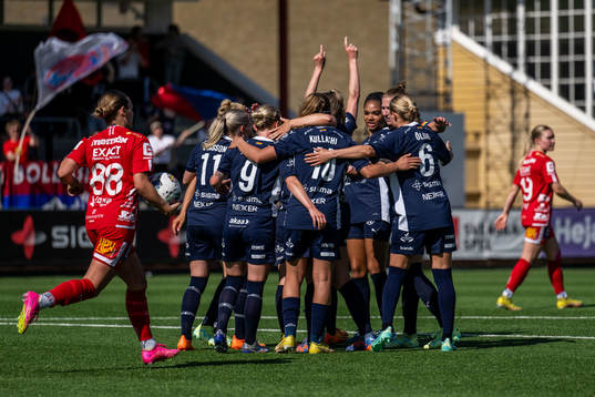 FC Rosengårds Olivia Schough jublar