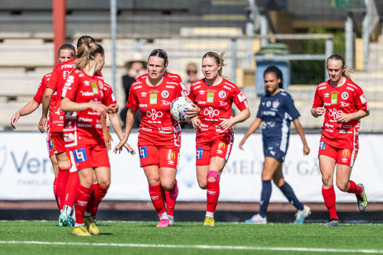 Örebros Maja Bodin jublar