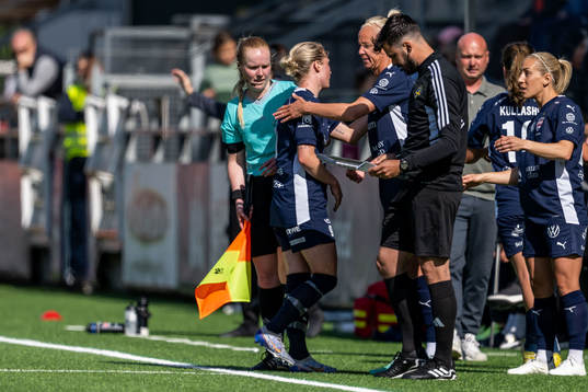FC Rosengårds Caroline Seger byts in
