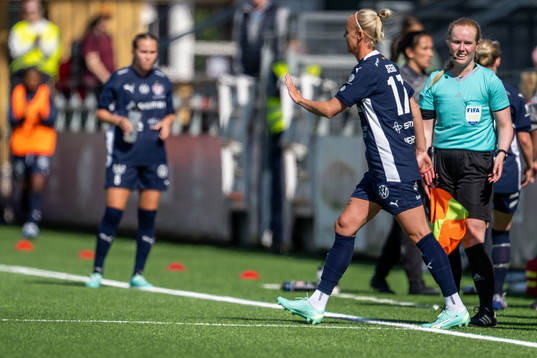 FC Rosengårds Caroline Seger byts in