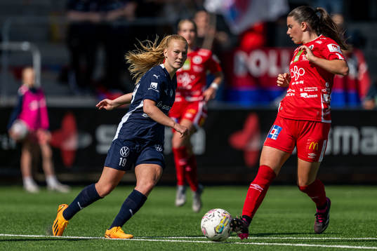 FC Rosengårds Sofie Bruun Bredgaard och Örebros Emilia