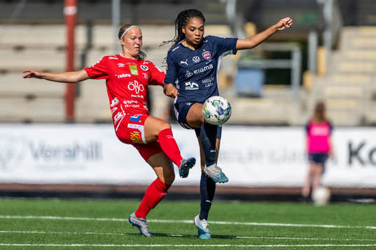 Örebros Lisa Frisk och FC Rosengårds Isabella Obaze