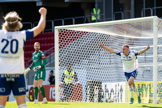 IFK Norrköpings Victor Stange Lind jublar