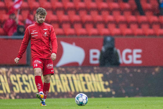 Ole Didrik Blomberg of Brann warms up